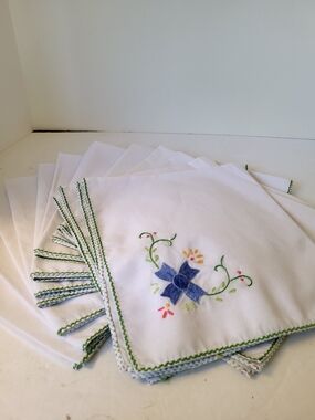 Vintage Handmade Floral Cottagecore White  Napkins Set Of 12